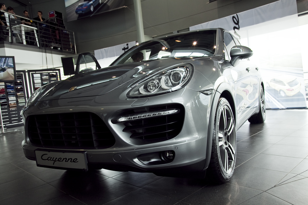 Porsche Romania a vandut 29 de SUVuri Cayenne in doar o luna de la