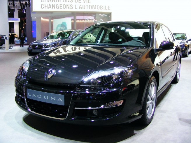 Renault Laguna III facelift 2010 (sursa - 0-100.ro)