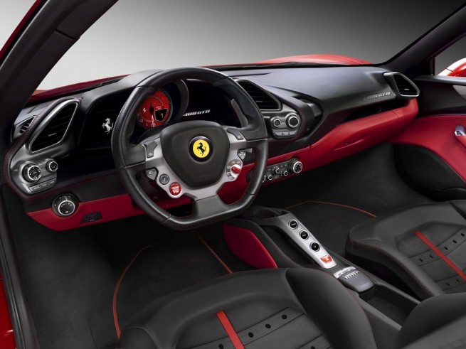Ferrari 488 GTB interior (sursa - Ferrari)