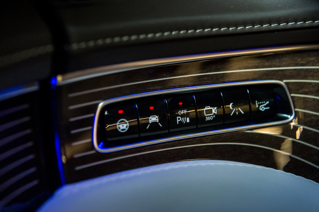 Mercedes-Maybach S650 Cabiolet (sursa – Tiriac Collection) 10