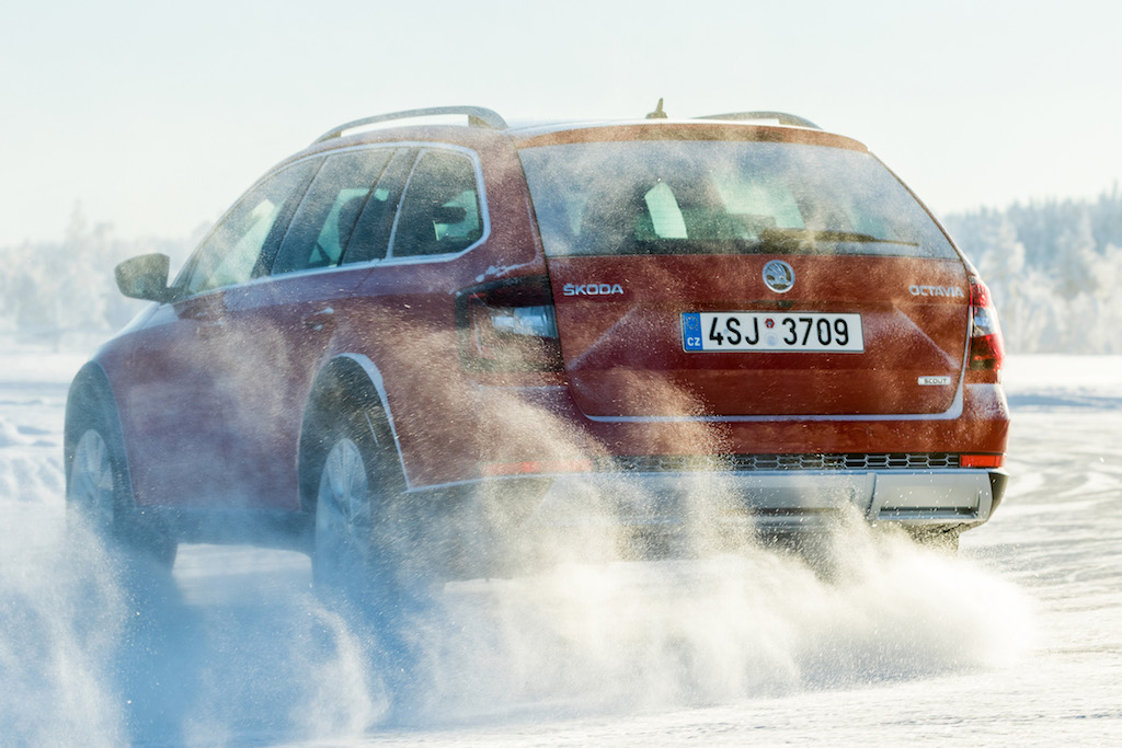 Skoda Octavia Scout 4×4 Winter Experience (sursa – Skoda) 02