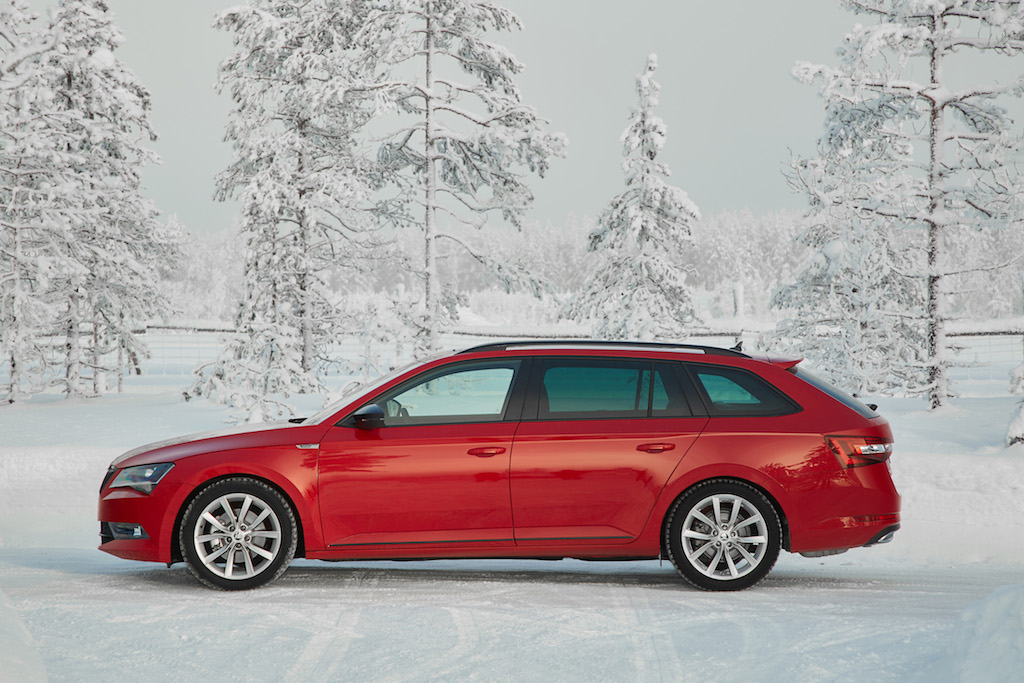 Skoda Superb 4×4 Winter Experience (sursa – Skoda) 02