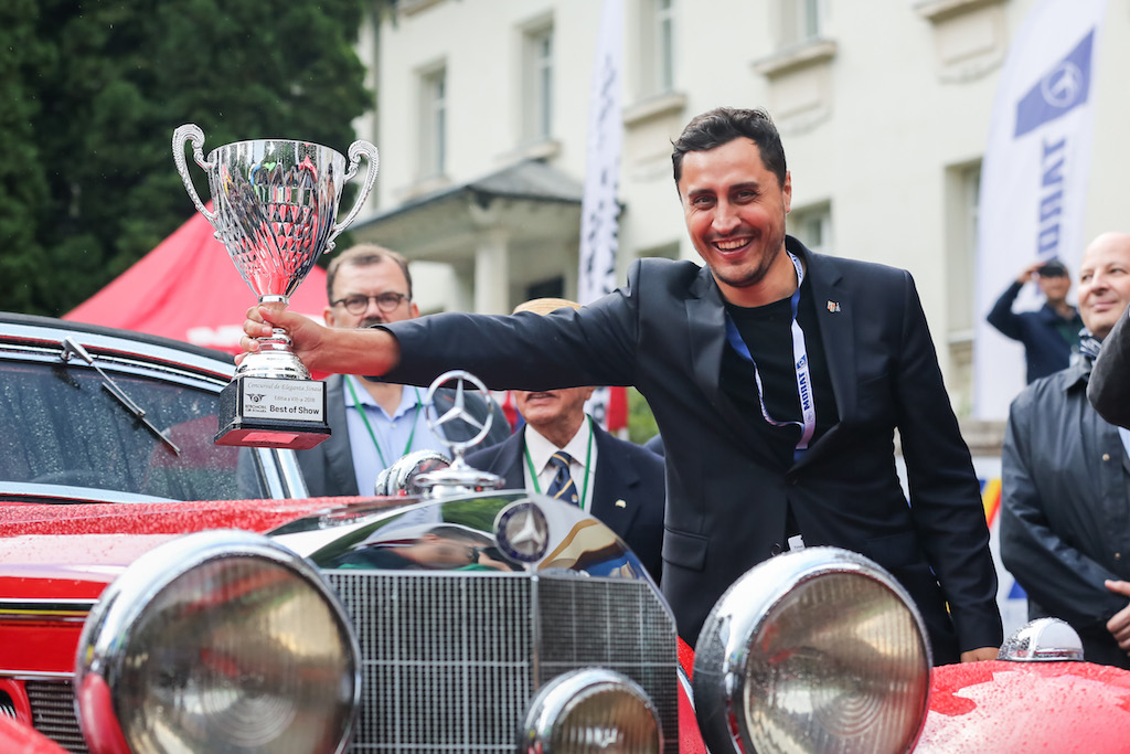 Andrei Piciorus alaturi de Mercedes-Benz 540K Cabriolet A Sindelfingen - Best of Show Sinaia 2018 (sursa - Dragos Savu)
